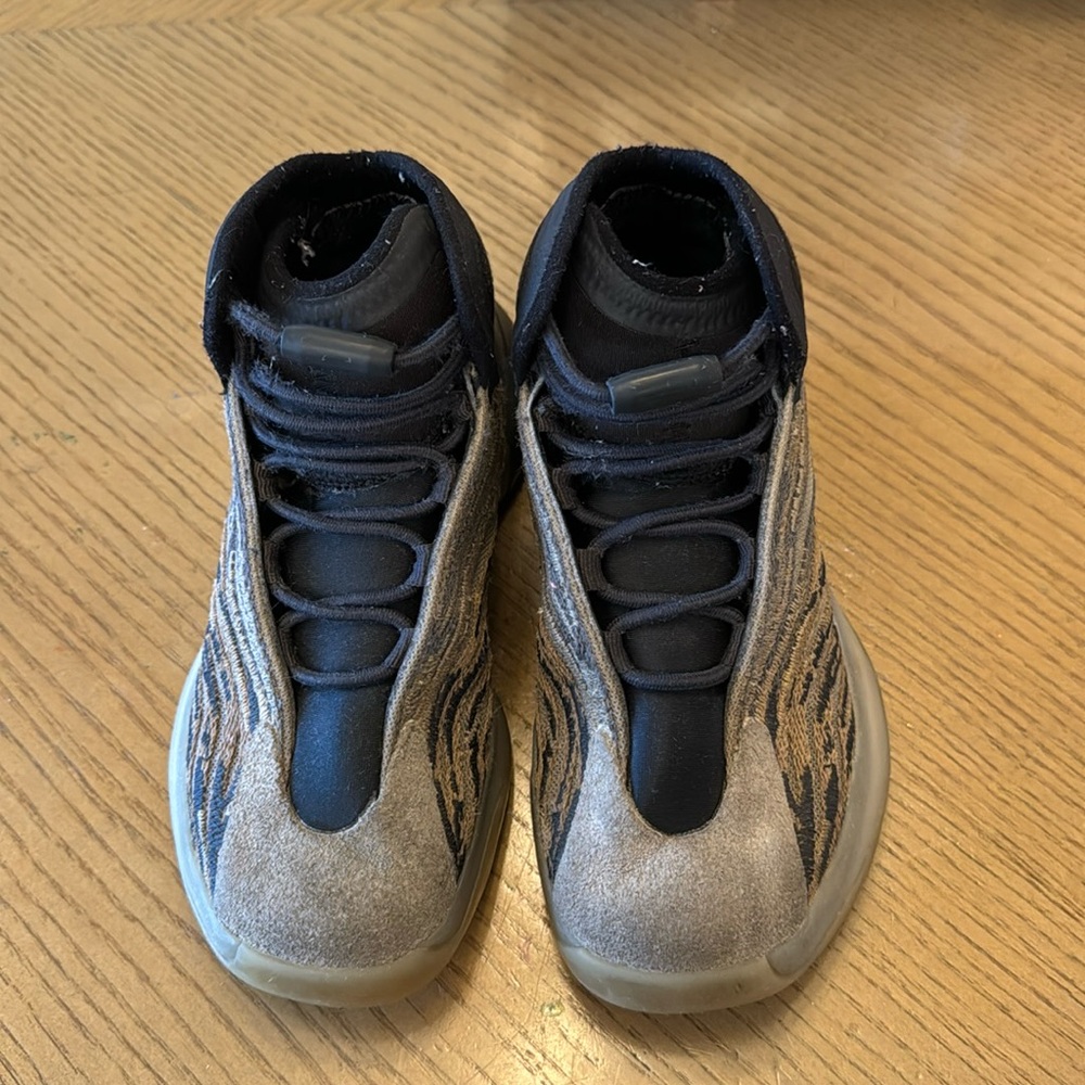 Yeezy slip on sneaker